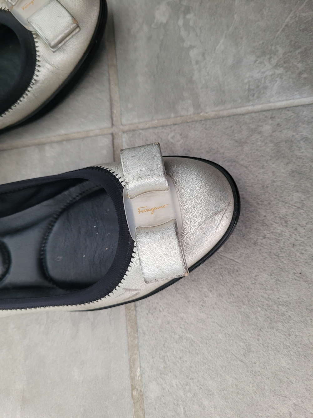 Salvatore Ferragamo Silver Vara Bow Ballet Flats - Picture 2 of 5